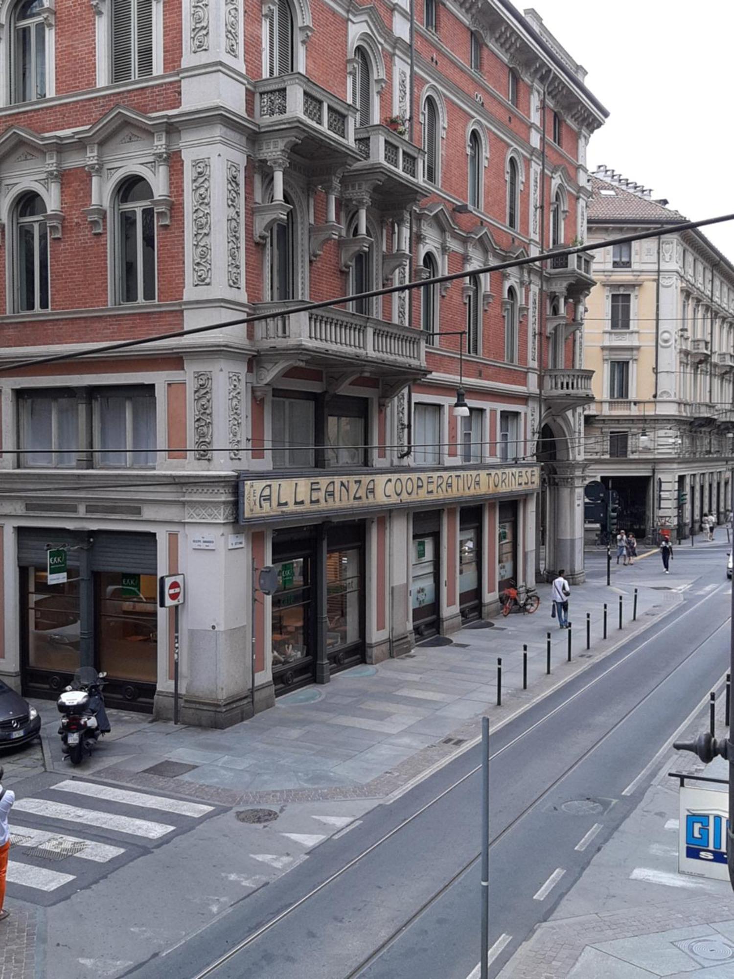 Centralissimo Grazioso Monolocale Турин Экстерьер фото