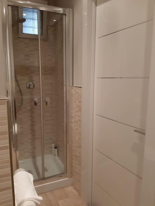 Centralissimo Grazioso Monolocale Турин Экстерьер фото