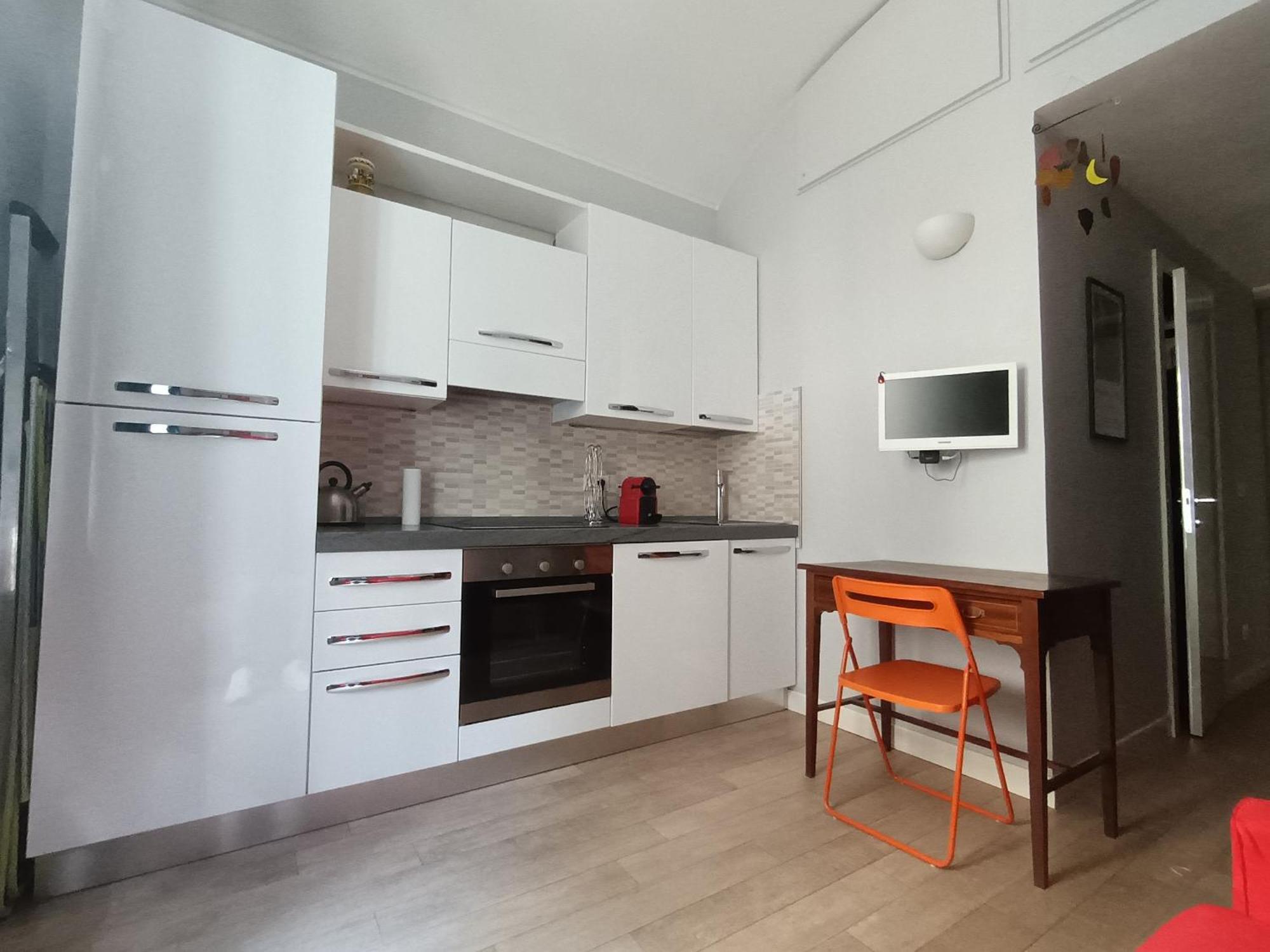 Centralissimo Grazioso Monolocale Турин Экстерьер фото